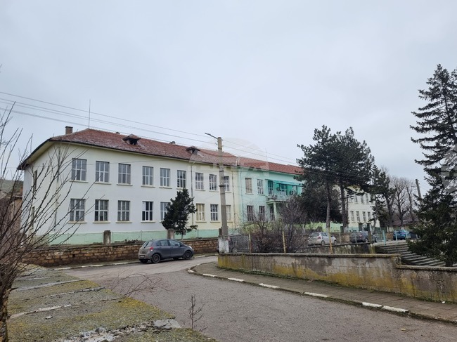 Да бъдат сформирани паралелки с под десет ученици в пет училища решиха общинските съветници в Долна Митрополия