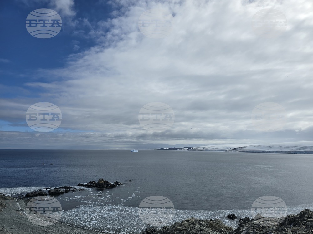 Антарктида - 34-та българска антарктическа експедиция - научно гмуркане - Дионисия Ригату - Елени Китину