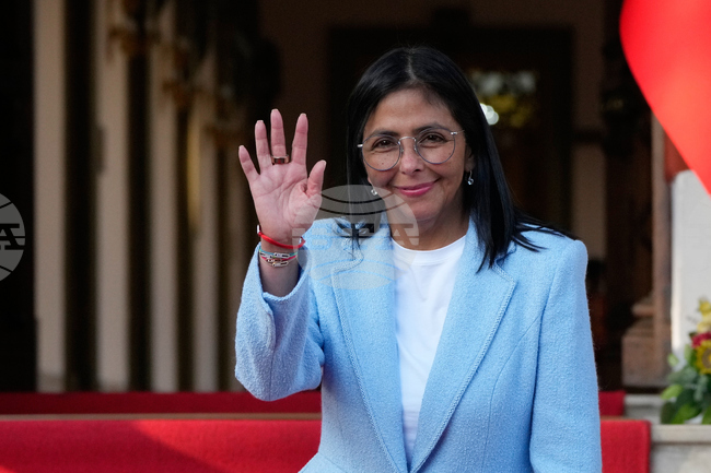 Временният президент на Венецуела Делси Родригес се срещна с премиера на Катар 