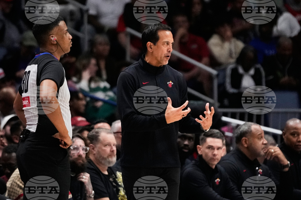 Heat Pelicans Basketball