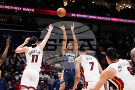 Heat Pelicans Basketball