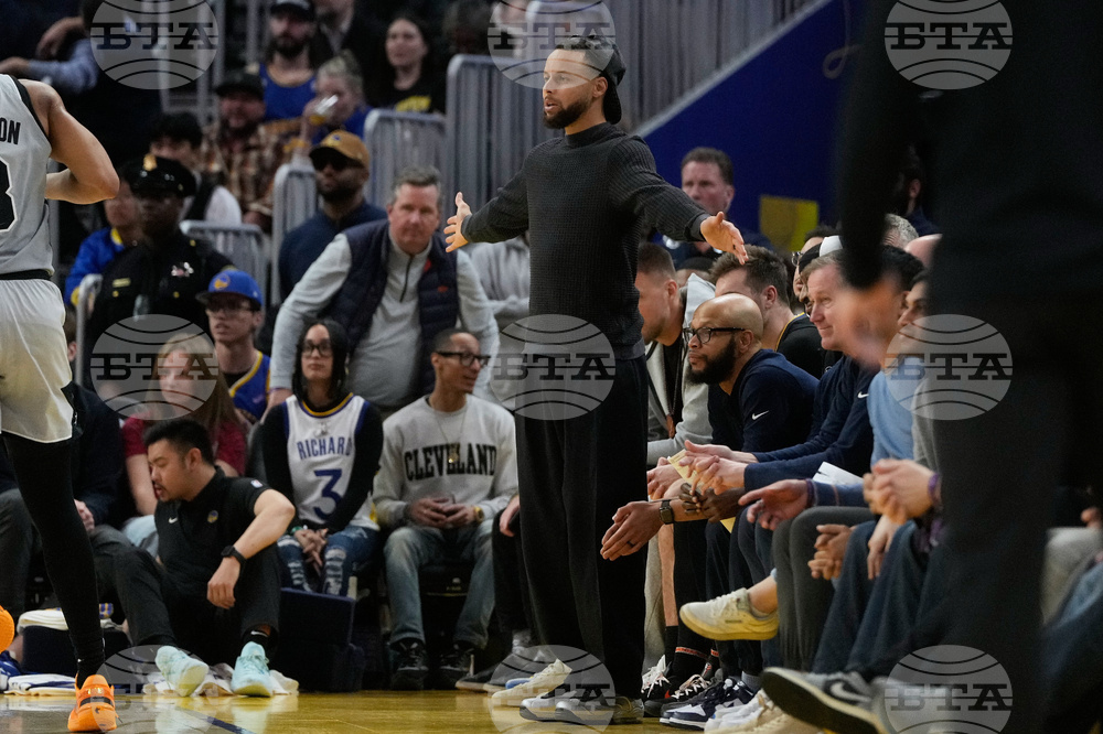 Spurs Warriors Basketball