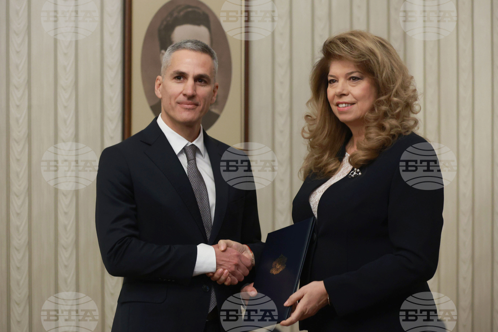 President Iotova Tasks Andrey Gurov with Proposing Caretaker Government Lineup