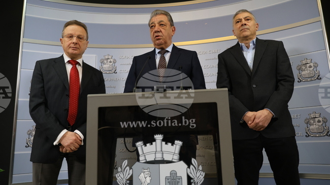 Общинските съветници от "Синя България" предлагат временна комисия да провери сделката за доставка на автобуси в София