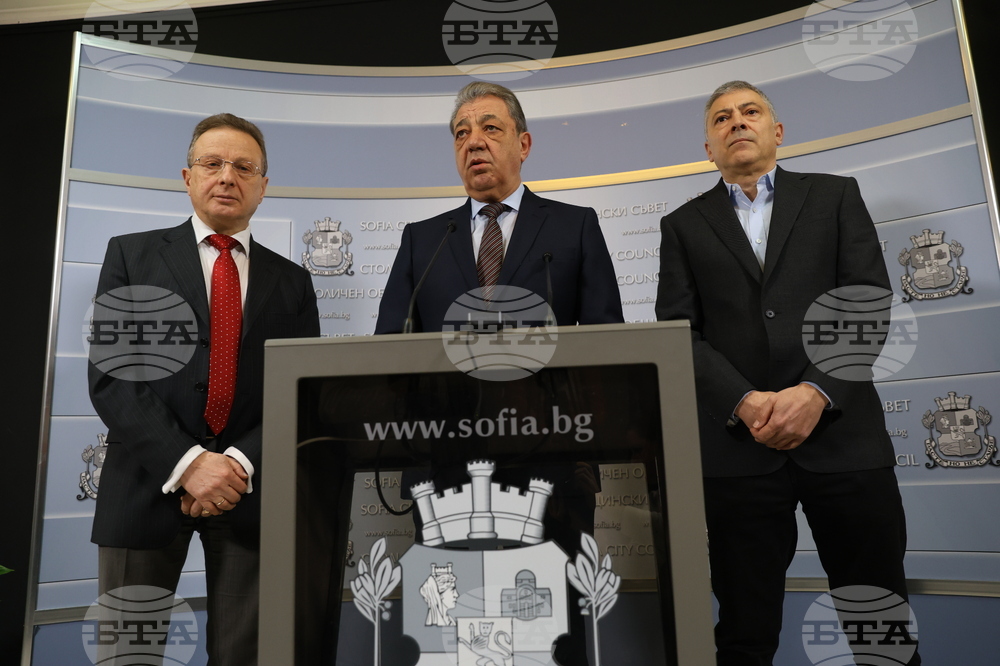 Общинските съветници от "Синя България" предлагат временна комисия да провери сделката за доставка на автобуси в София