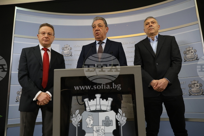 Общинските съветници от "Синя България" предлагат временна комисия да провери сделката за доставка на автобуси в София