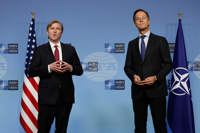 НАТО трябва да се основава повече на партньорство, а не на зависимост, заяви високопоставен представител на Пентагона