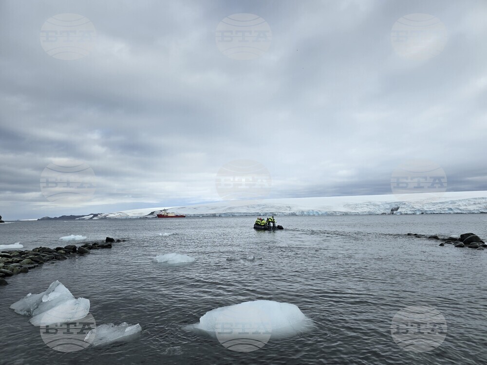 Antarctica – 34th Bulgarian Antarctic Expedition – scientific dive – Dionysia Rigatou – Eleni Kytinou
