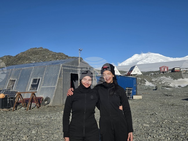 Antarctica – 34th Bulgarian Antarctic Expedition – scientific dive – Dionysia Rigatou – Eleni Kytinou