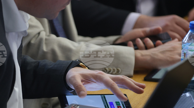 Столичният общински съвет присъди званието „Почетен гражданин на София“ на Любен Дилов-син и Мими Иванова