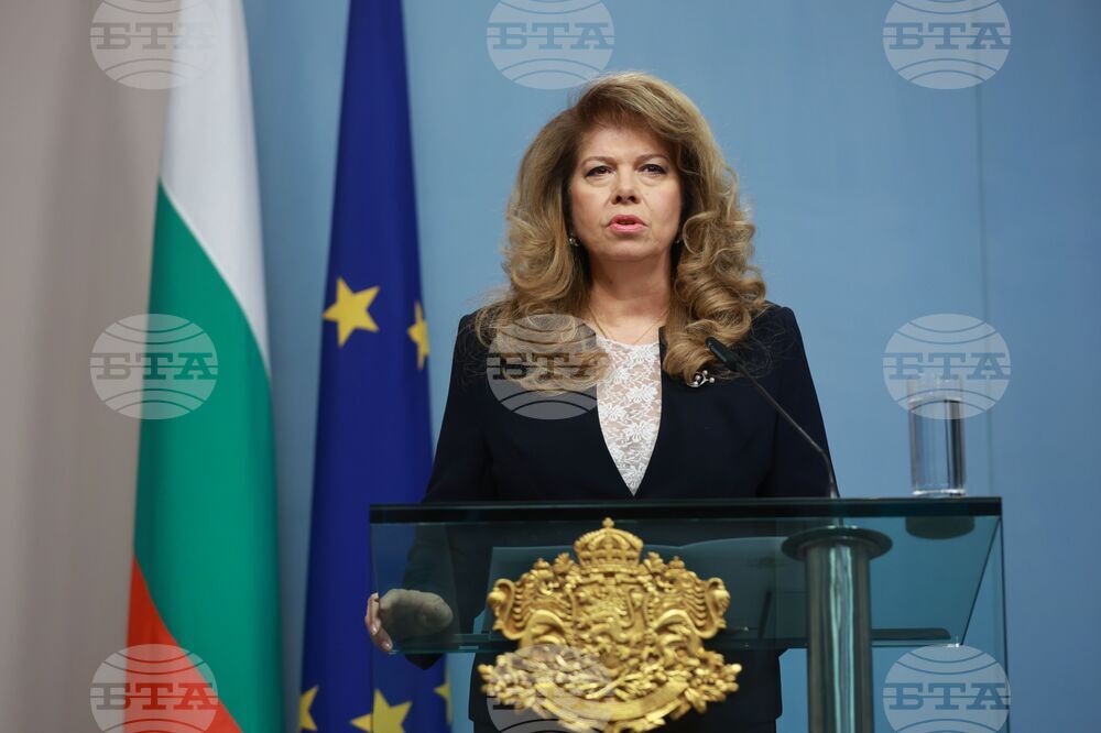 Дълбоко съм убедена и вярвам, че няма да стигнем дотам, каза Илияна Йотова относно вариант да не издаде указ, ако не одобри предложен министър