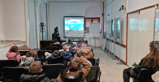 Изложба с детски рисунки на тема "Децата и водата" беше открита в Природозащитен център „Натура“ във Враца