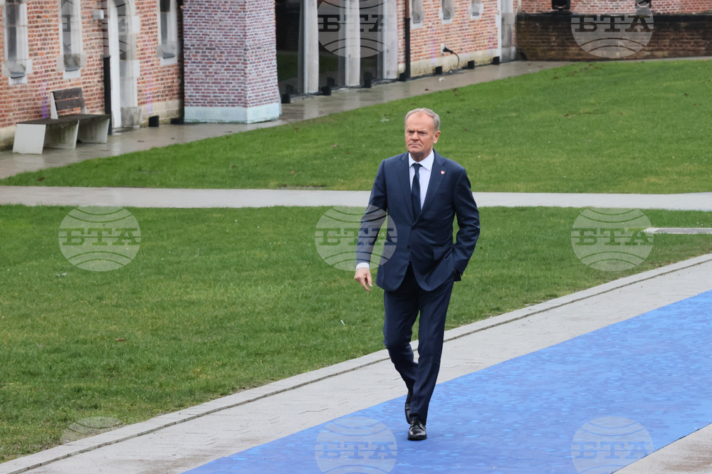 Полското правителство продължава с изпълнението на програмата на ЕС за финансиране на отбраната въпреки ветото на президента Навроцки