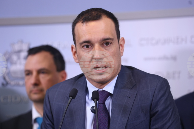 Кметът на София Васил Терзиев каза, че последно е бил в хижа "Петрохан" през юни-юли 2025 г.