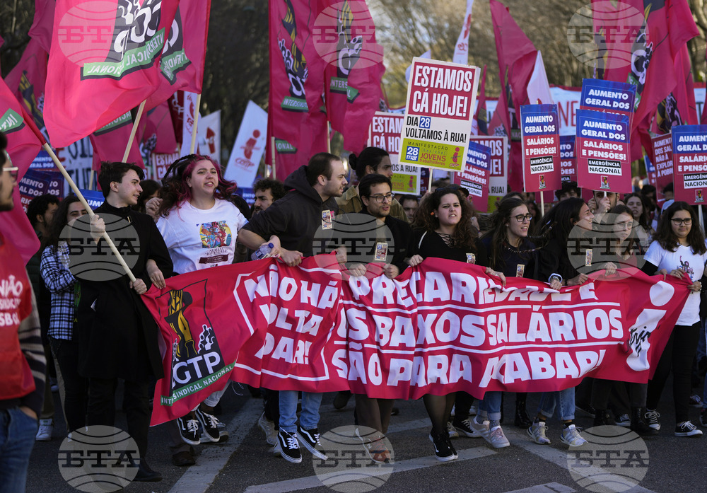 Хиляди протестират в Португалия за по-високи заплати и ограничаване на цените на храните
