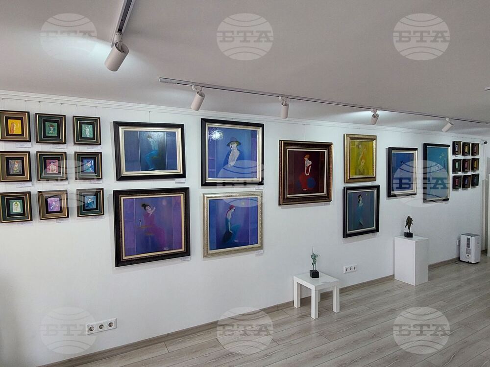 Изложбата „Усещане за жена“ представя ловешкият художник Владимир Киров