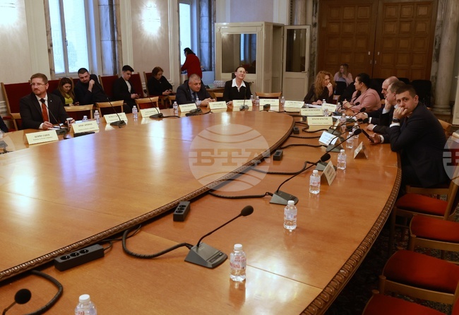 Комисията по бюджет и финанси в парламента не събра кворум за днешното си заседание