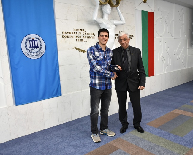 Ректорът на НСА награди Тервел Замфиров с почетен медал