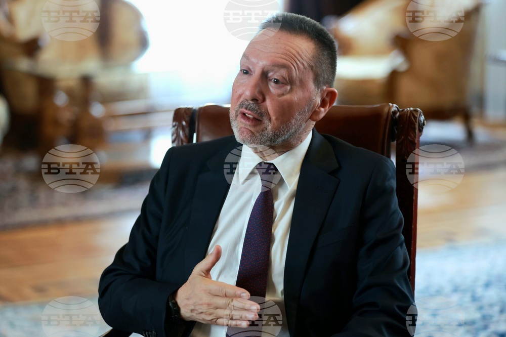 SMEs in Bulgaria and Greece Will Save EUR 500 Mln Annually in Currency Conversion Costs, Bank of Greece Governor Stournaras Tells BTA