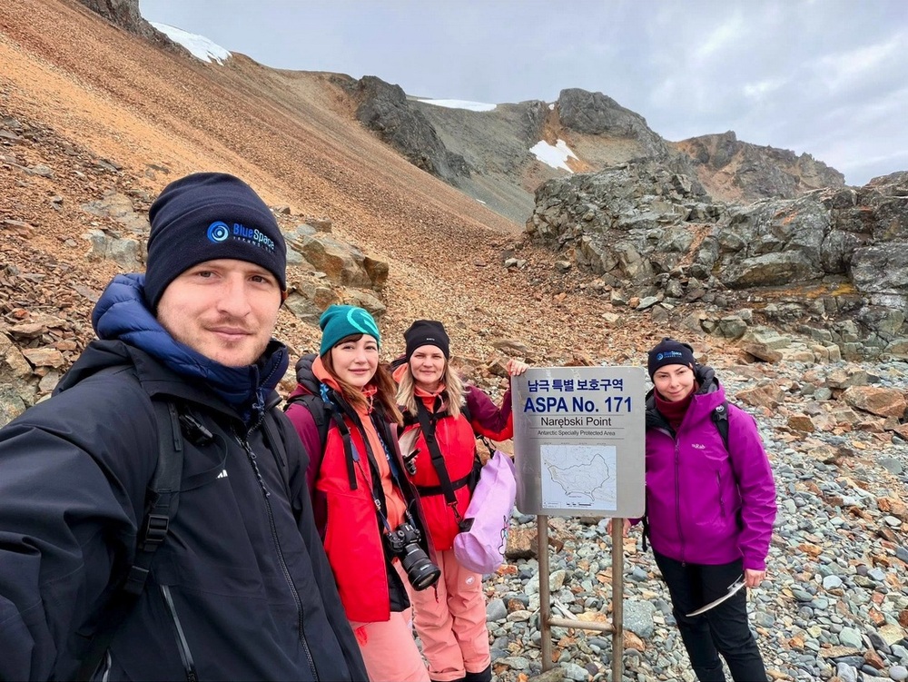 Аджерпрес: Четирима румънски изследователи са на експедиция в Антарктида, насочена към изменението на климата