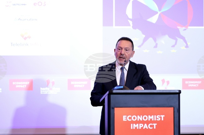 Bank of Greece Governor Highlights Adherence to Prudent Fiscal Policy, Strict Bank Supervision as Key Conditions for Economic Success