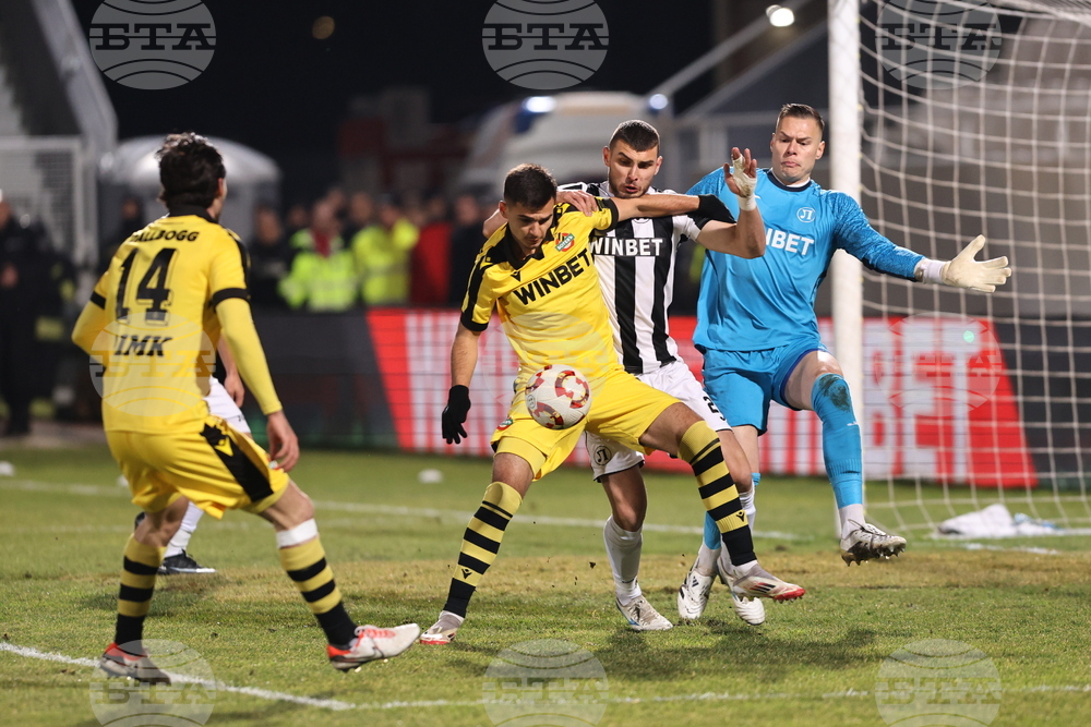 Пловдив - футбол - „Локомотив“ (Пловдив) - „Ботев“ (Пловдив)