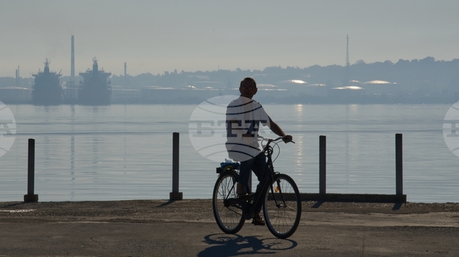 САЩ облекчават забраната за износ на венецуелски петрол за Куба