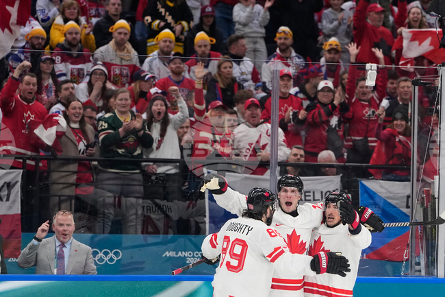Звездите на Националната хокейна лига изведоха Канада до убедителна победа над Чехия в първия си мач на Олимпийските игри