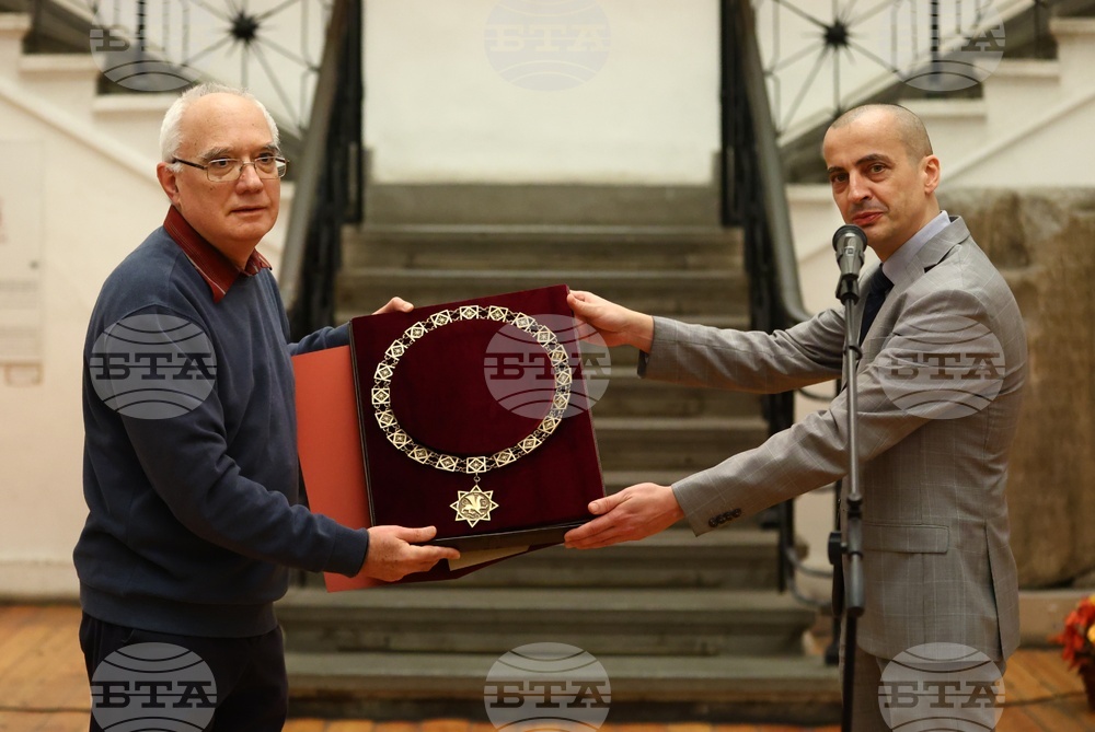 Зам.-министърът на културата доц. Тодор Чобанов връчи наградите „Златен грифон“ на откриването на изложбата „Българска археология 2025“