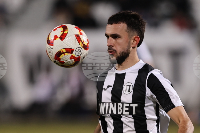 Локомотив Пловдив и Черно море завършиха наравно в среща от Първа лига