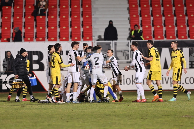 Пловдив - футбол - „Локомотив“ (Пловдив) - „Ботев“ (Пловдив)