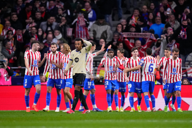 Само за едно полувреме Атлетико Мадрид направи гигантска крачка към класиране за финала за Купата на Испания