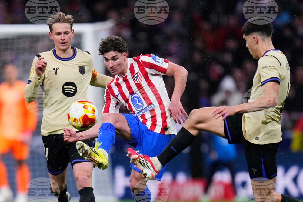 Шеф на Барселона заяви, че може да бъде привлечен Холанд или Алварес