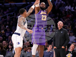 Mavericks Lakers Basketball