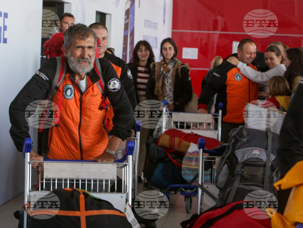 Летище София - 31 Национална Антарктическа Експедиция - участници - посрещане