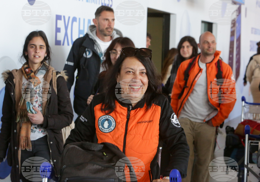 Летище София - 31 Национална Антарктическа Експедиция - участници - посрещане