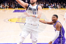 Mavericks Lakers Basketball