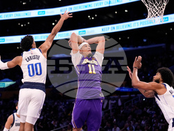 Mavericks Lakers Basketball