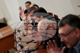 Парламент - Комисия по отбрана