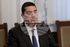 Парламент - Комисия по отбрана