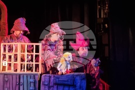 Кърджали - куклен театър - "Хензел и Гретел"