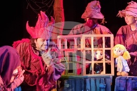 Кърджали - куклен театър - "Хензел и Гретел"