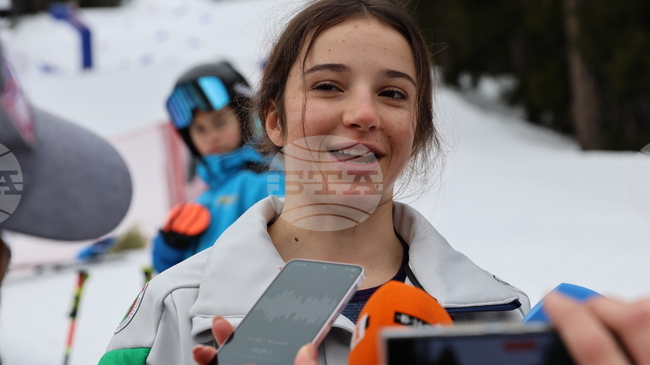 Малена Замфирова продължава на осминафиналите във втория паралелен гигантски слалом за Световната купа по сноуборд в Криница