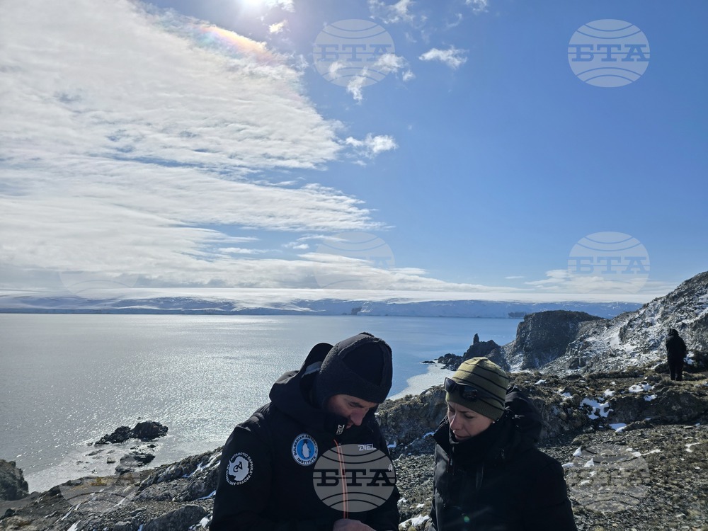 Antarctica - 34th Bulgarian Antarctic Expedition - field for scientific activity