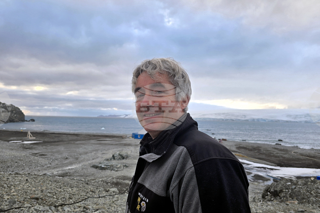 Antarctica - 34th Bulgarian Antarctic Expedition - field for scientific activity