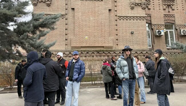 ГПБ: Студенти и преподаватели от Грузинския държавен университет "Илия Чавчавадзе" излязоха на протест пред Министерството на образованието