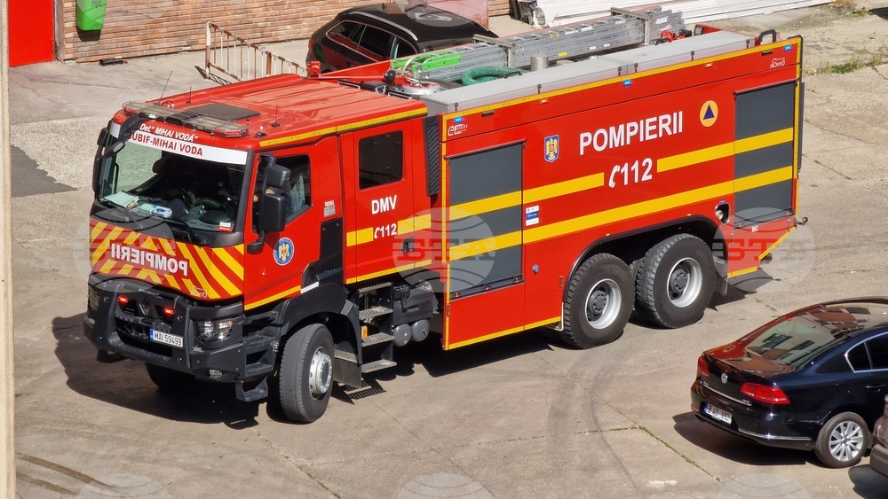 Жена загина, а мъж е ранен след възпламеняване на електрически автомобил в Букурещ