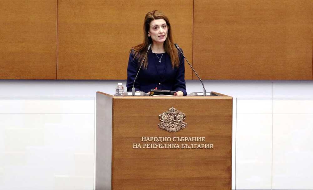 Нина Димитрова, БСП-ОЛ: Промените във втория пенсионен стълб е рискован експеримент със средствата на милиони български граждани