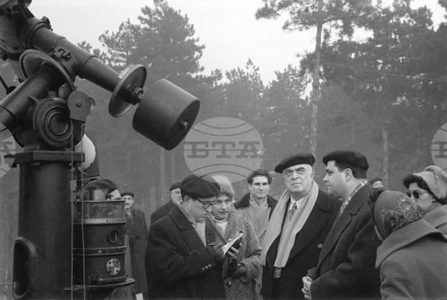 Слънчево затъмнение в България на 15 февруари 1961 година