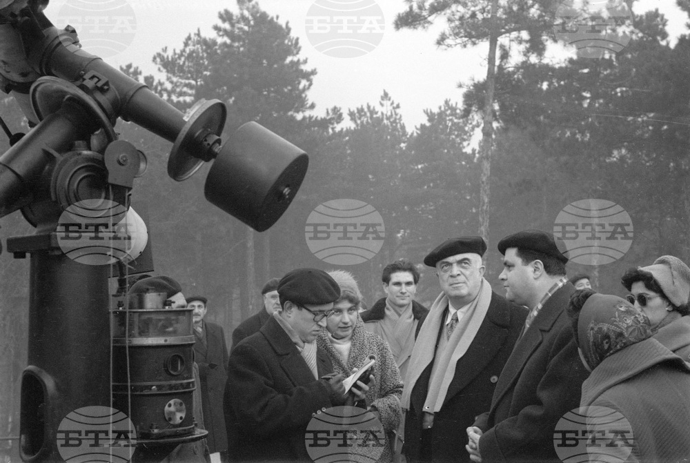 Слънчево затъмнение в България на 15 февруари 1961 година